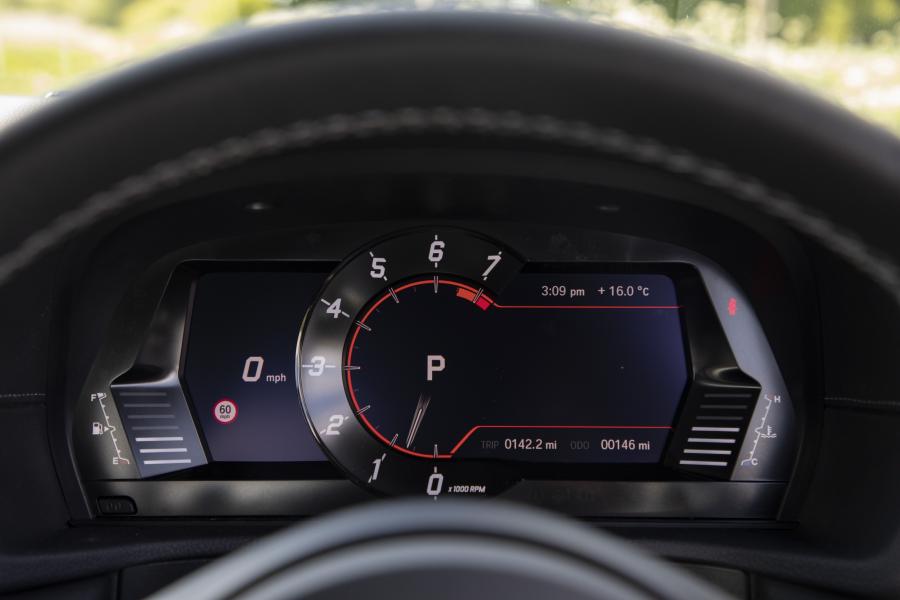 Панель приборов Toyota GR Supra (A90) 2019 года  (UK) (фото 25 из 91)